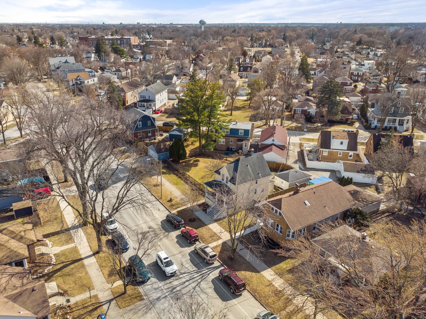 3336 Grand Boulevard Brookfield, IL 60513 - Photo 31 of 35 an aerial view of multiple house