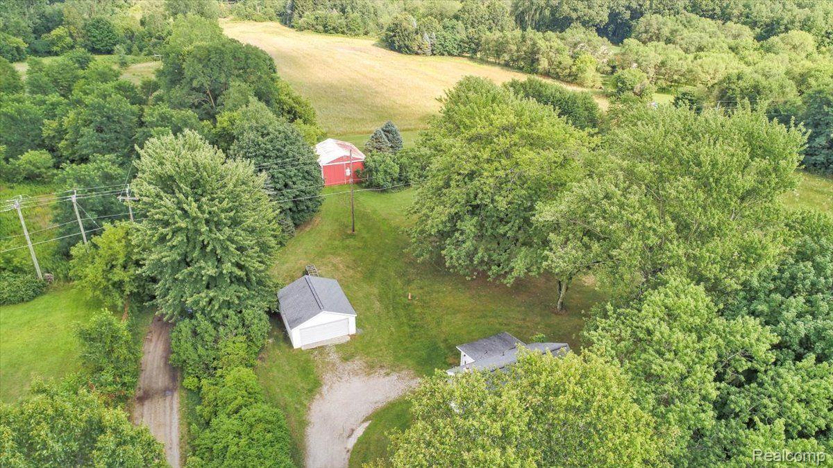 727 County Farm Road Howell, MI 48843 - Photo 3 of 22 Gallery Image 3