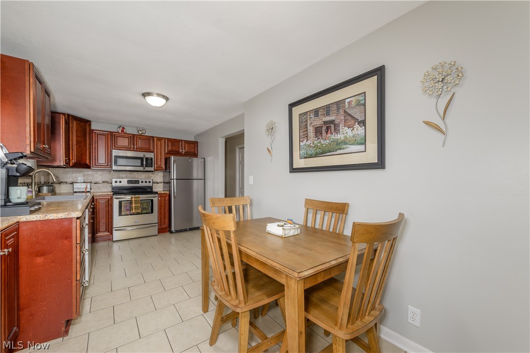 1135 Walnut Road Southwest Massillon, OH 44647 - Photo 10 of 29 Gallery Image 10