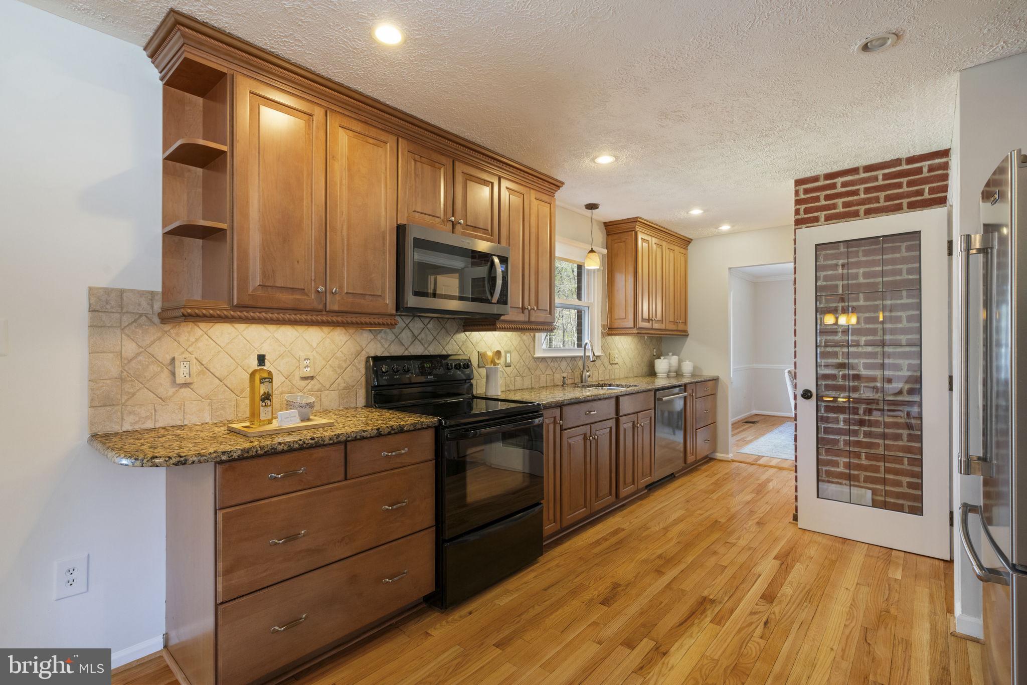 7102 Bear Court Springfield, VA 22153 - Photo 15 of 65 Updated Kitchen