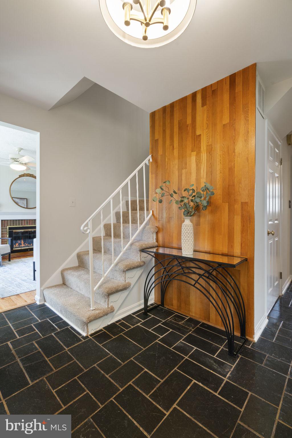 7102 Bear Court Springfield, VA 22153 - Photo 6 of 65 Foyer