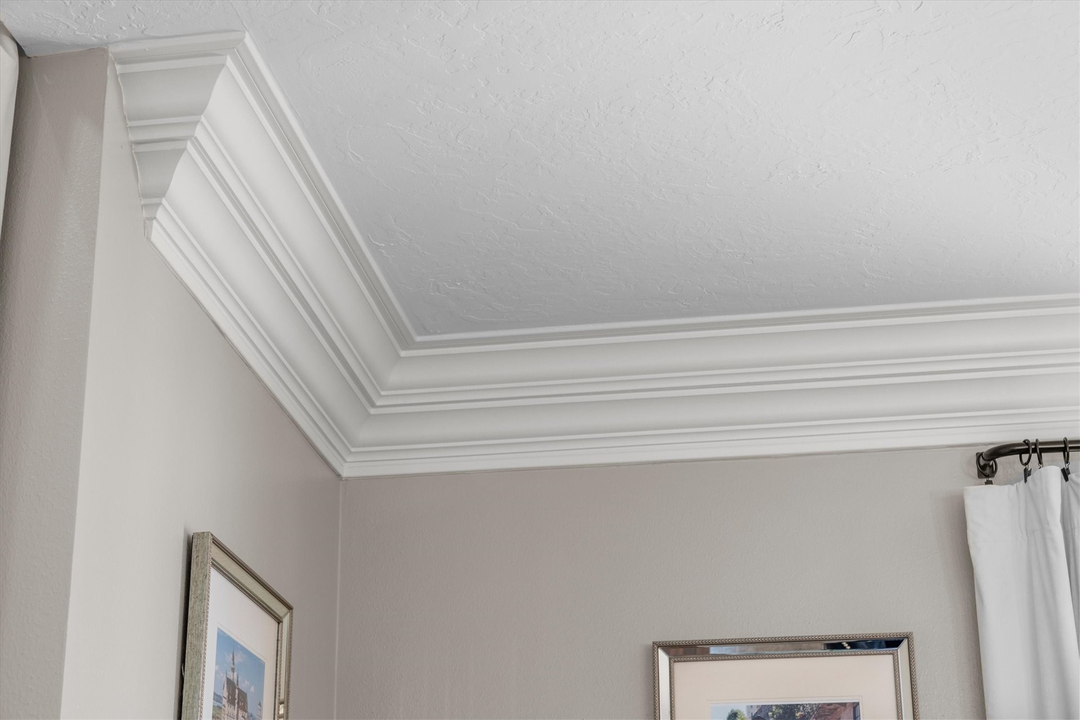 16022 Stewarts Grove Drive Spring, TX 77379 - Photo 11 of 45 DOUBLE CROWN MOLDING: The elegant double crown molding, crafted from solid wood, elevates the home’s architectural design.