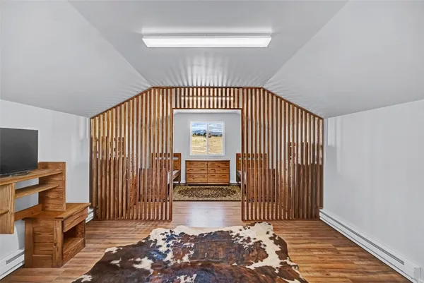 a view of livingroom with furniture