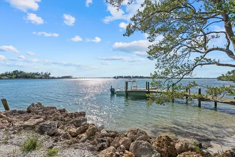 $5,995,000 | 7143 La Lenaire Drive, Longboat Key, FL 34228