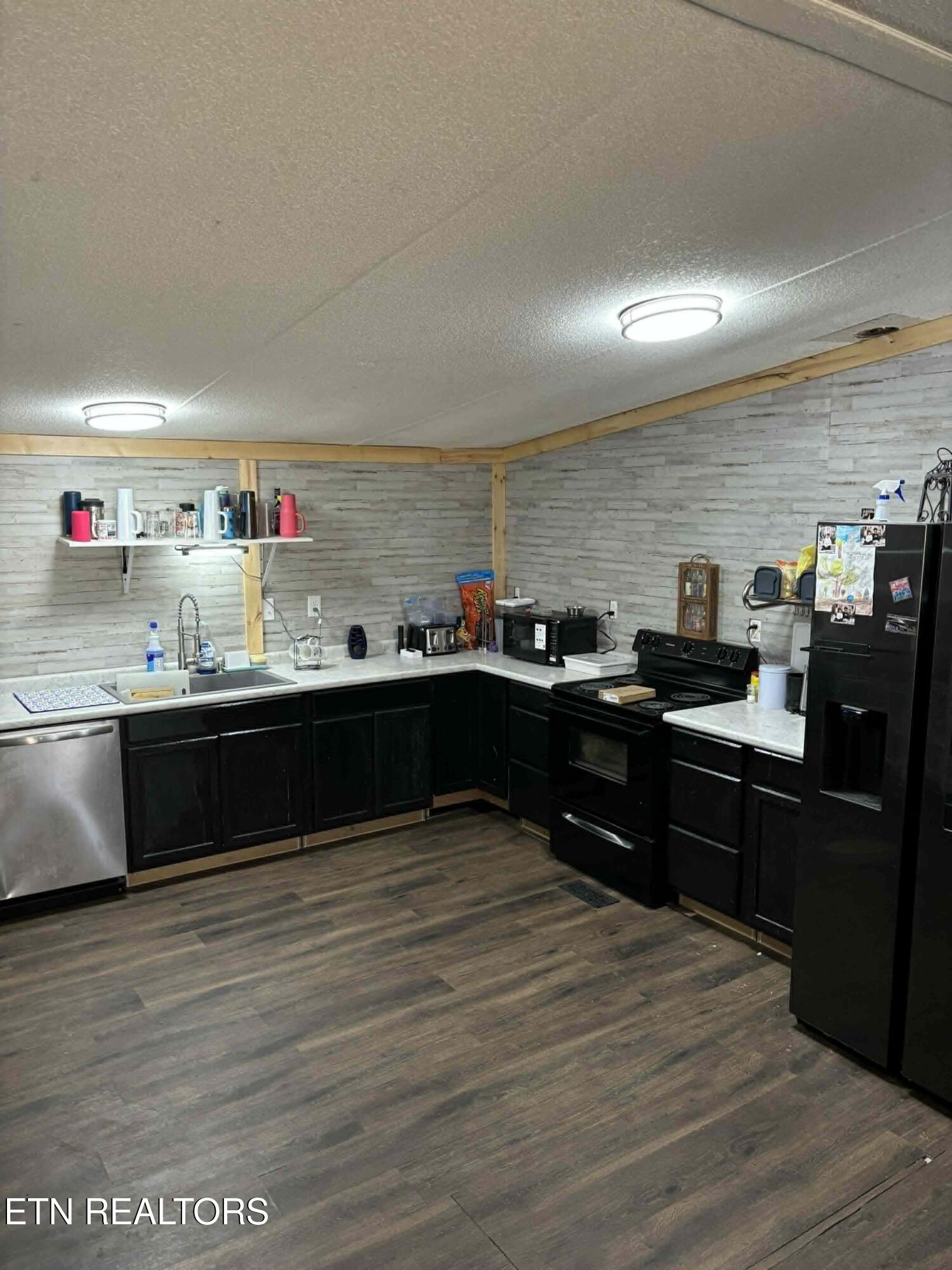 104 Green Acres Clarkrange, TN 38553 - Photo 12 of 14 a7966113-c109-48c0-9d21-ba01dccef087