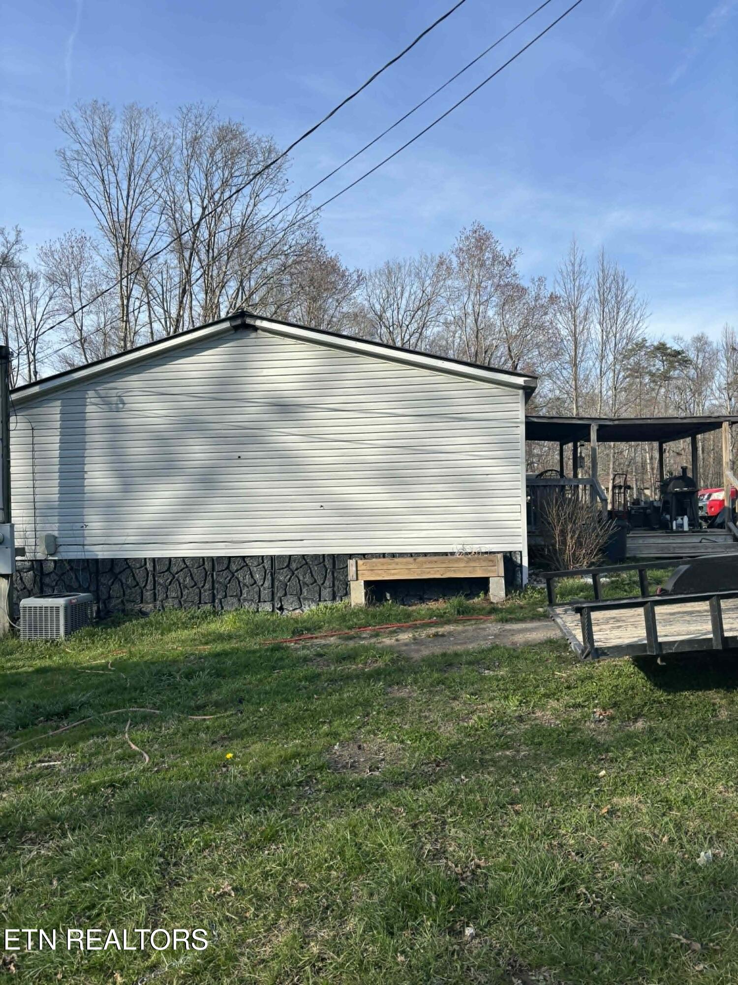 104 Green Acres Clarkrange, TN 38553 - Photo 12 of 17 54b18fb1-e0d2-4f4a-b1c4-1ea8fc959b84