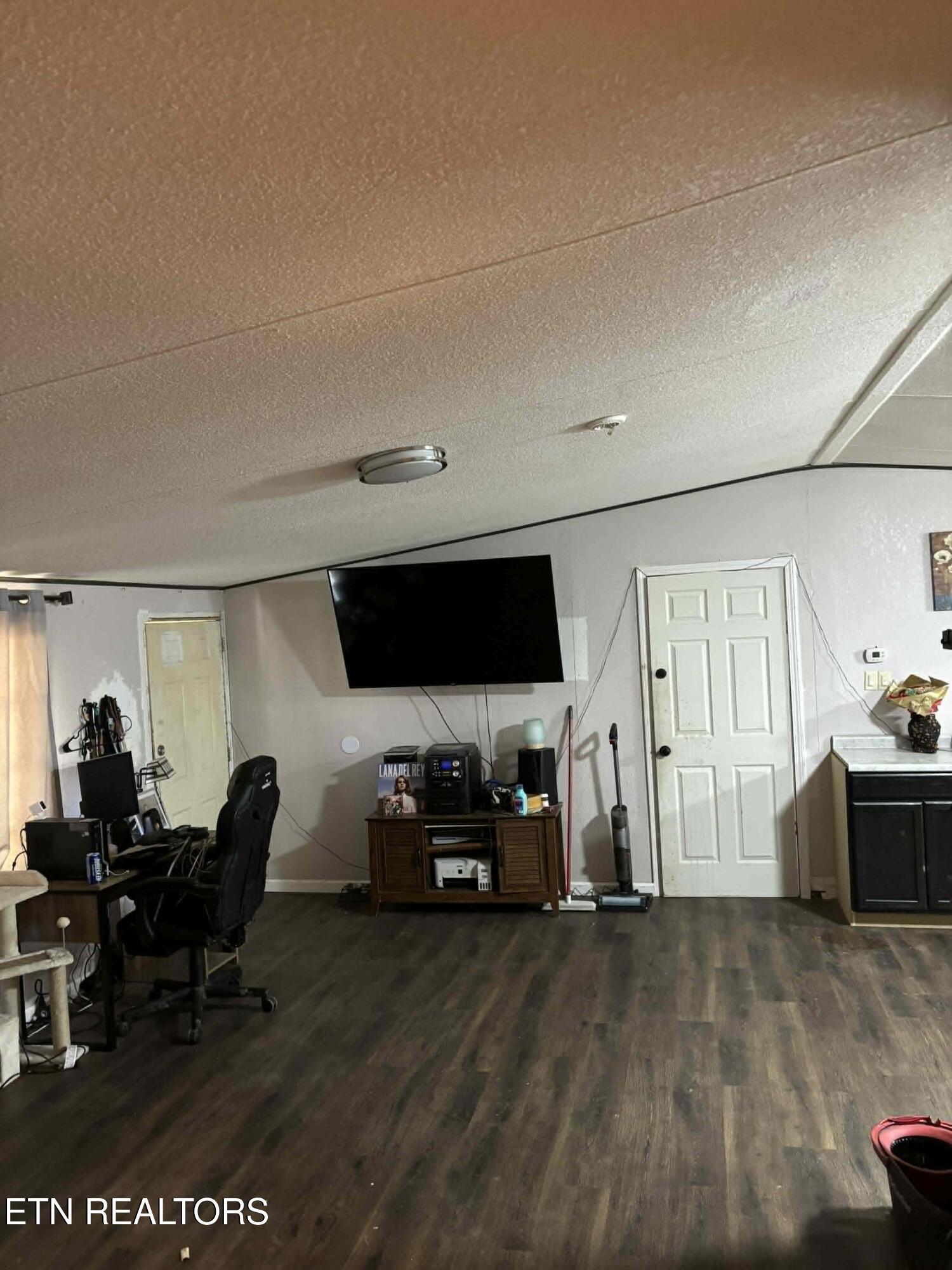 104 Green Acres Clarkrange, TN 38553 - Photo 5 of 14 8eee473d-c962-4ebe-b431-44f562788789