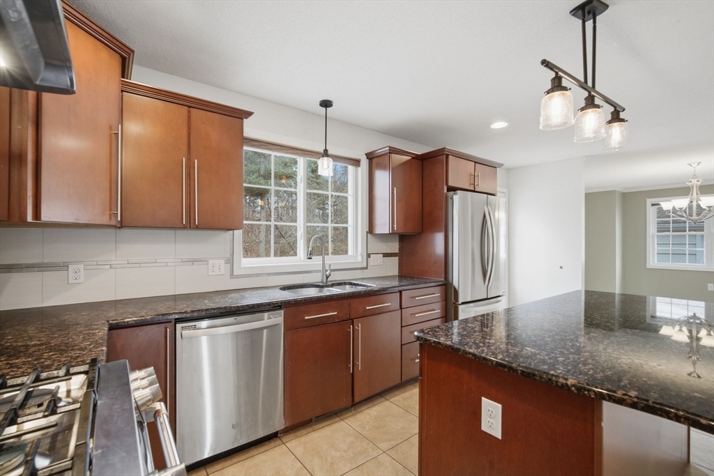 70 Hartwick Street Springfield, MA 01108 - Photo 5 of 41 Gallery Image 5