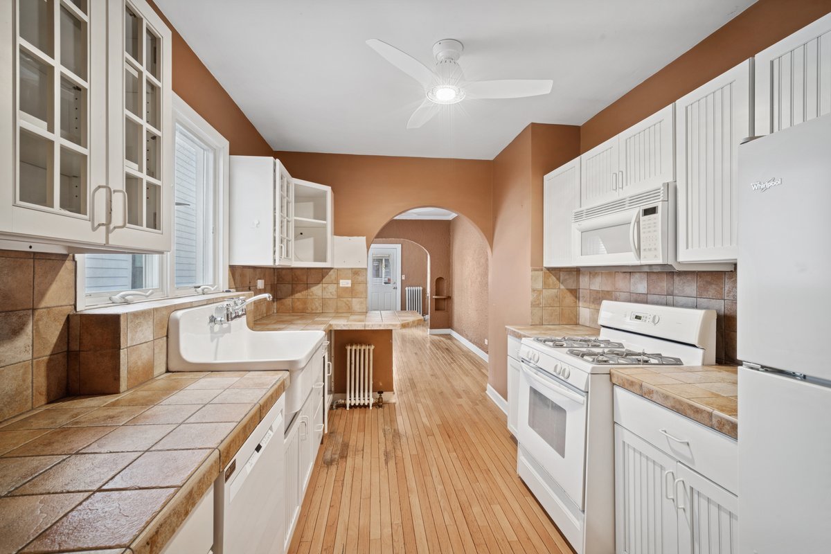 2439 Cowper Avenue Evanston, IL 60201 - Photo 7 of 27