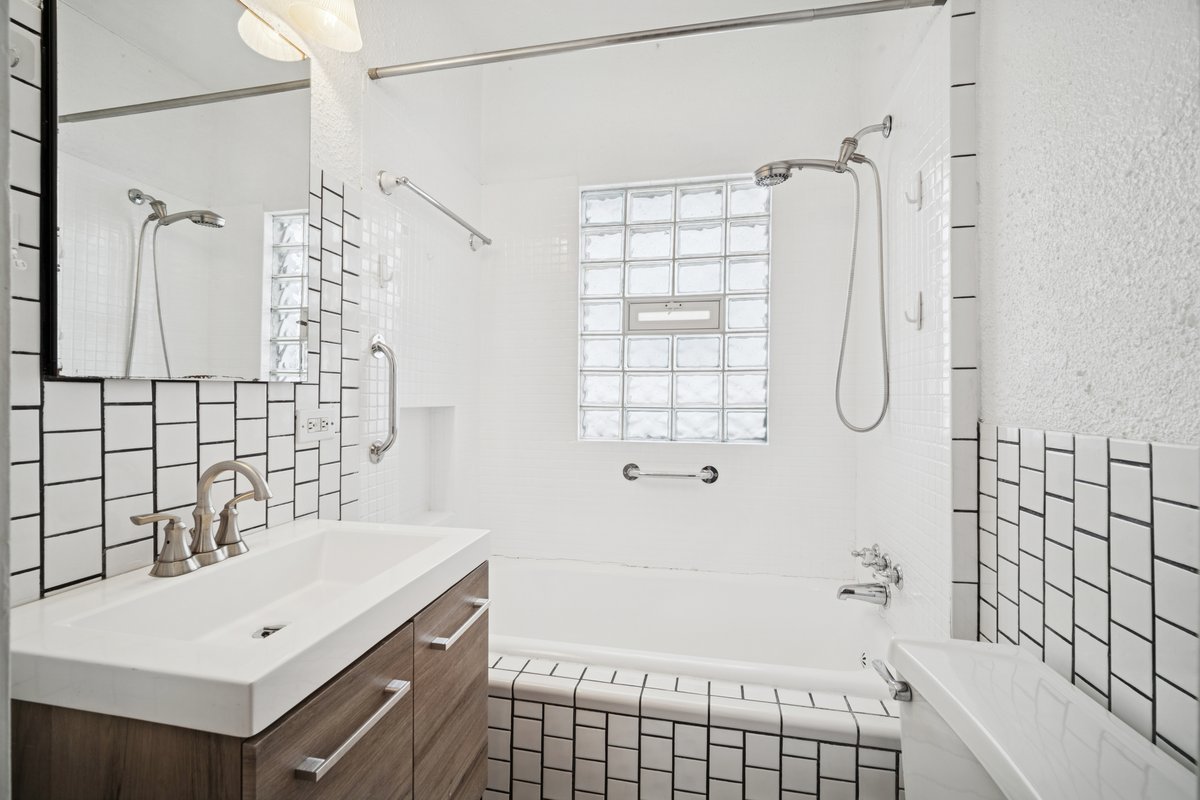 2439 Cowper Avenue Evanston, IL 60201 - Photo 10 of 21