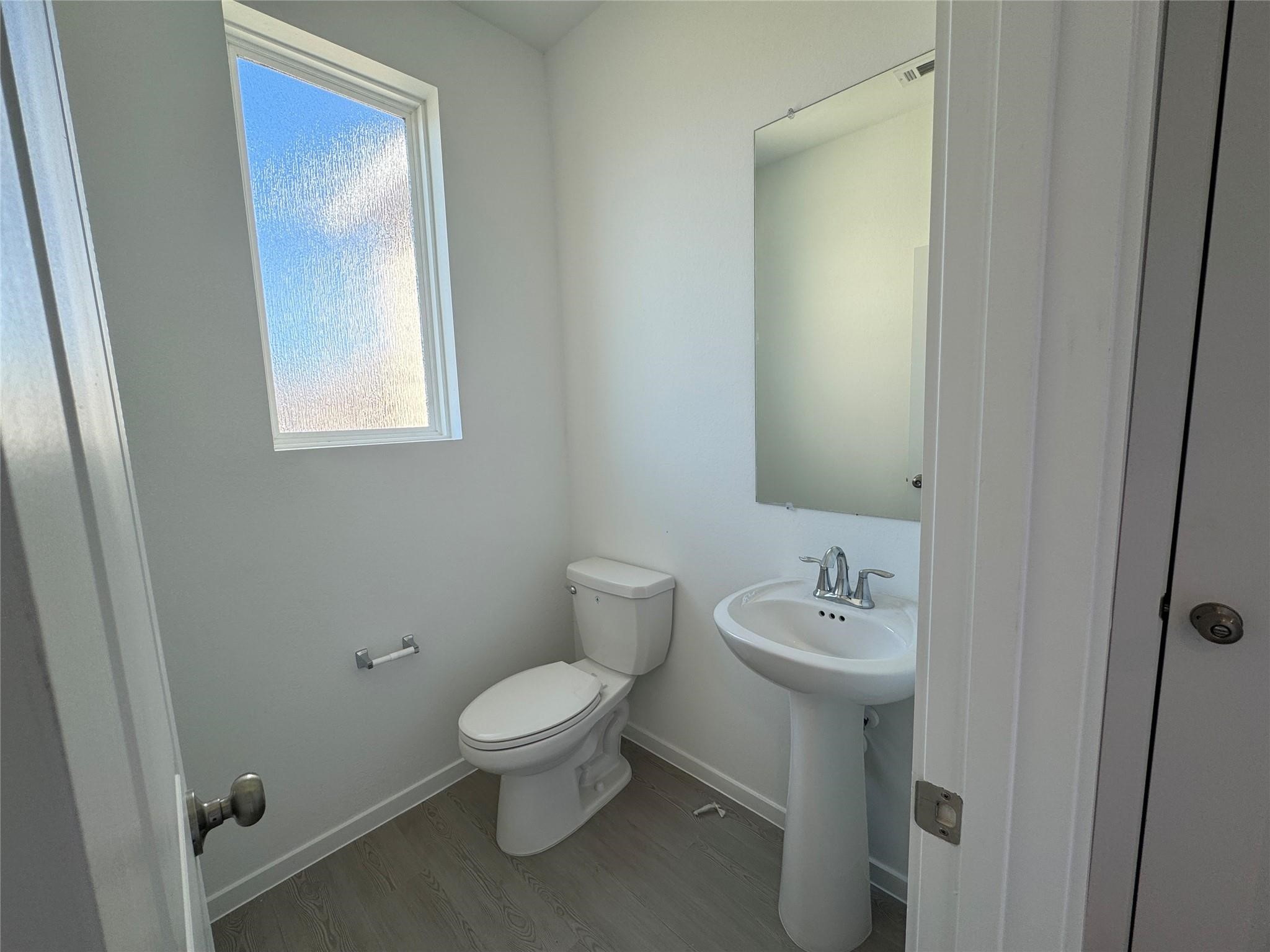 1606 Windrose Bend Angleton, TX 77515 - Photo 5 of 14 **Photos are representative only. This is not the actual home.**