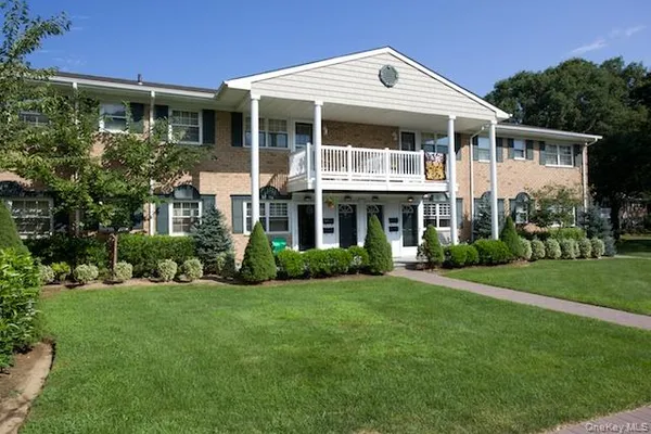 $2,355 | 111 College Road, Unit 15C, Selden, NY 11784