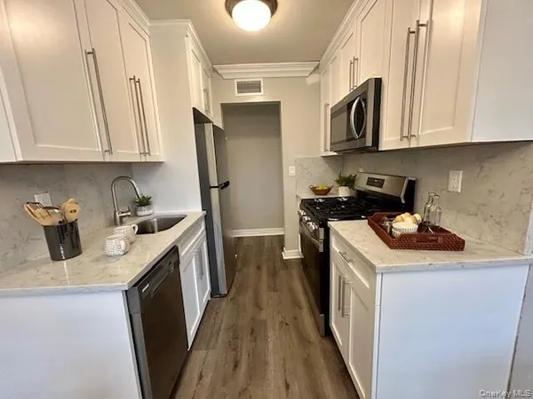$2,355 | 111 College Road, Unit 15C, Selden, NY 11784
