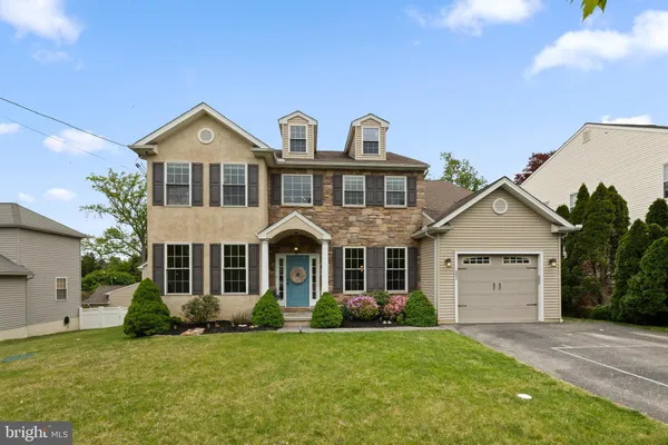 $899,000 | 553 Royal Avenue, Havertown, PA 19083
