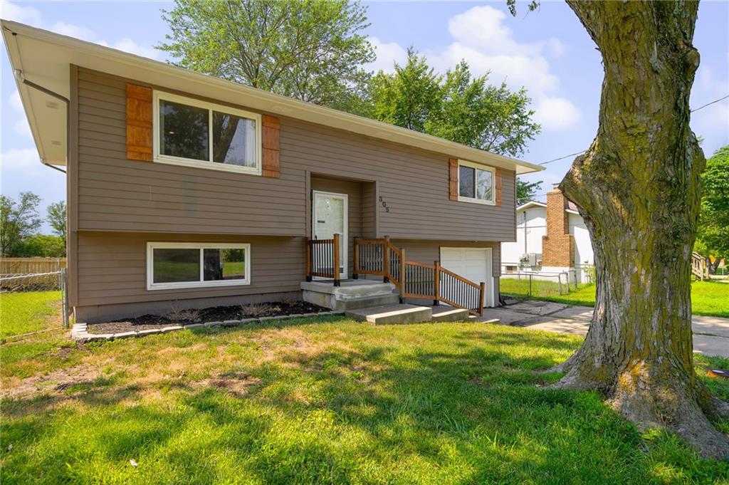 305 West South Street Spring Hill, KS 66083 - Photo 4 of 59