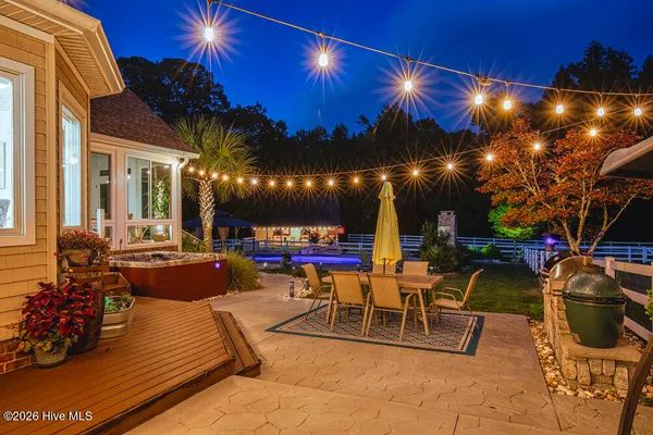$1,400,000 | 350 Whitebridge Road, Hampstead, NC 28443