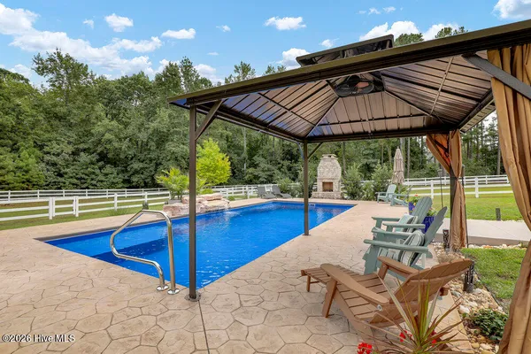 $1,400,000 | 350 Whitebridge Road, Hampstead, NC 28443