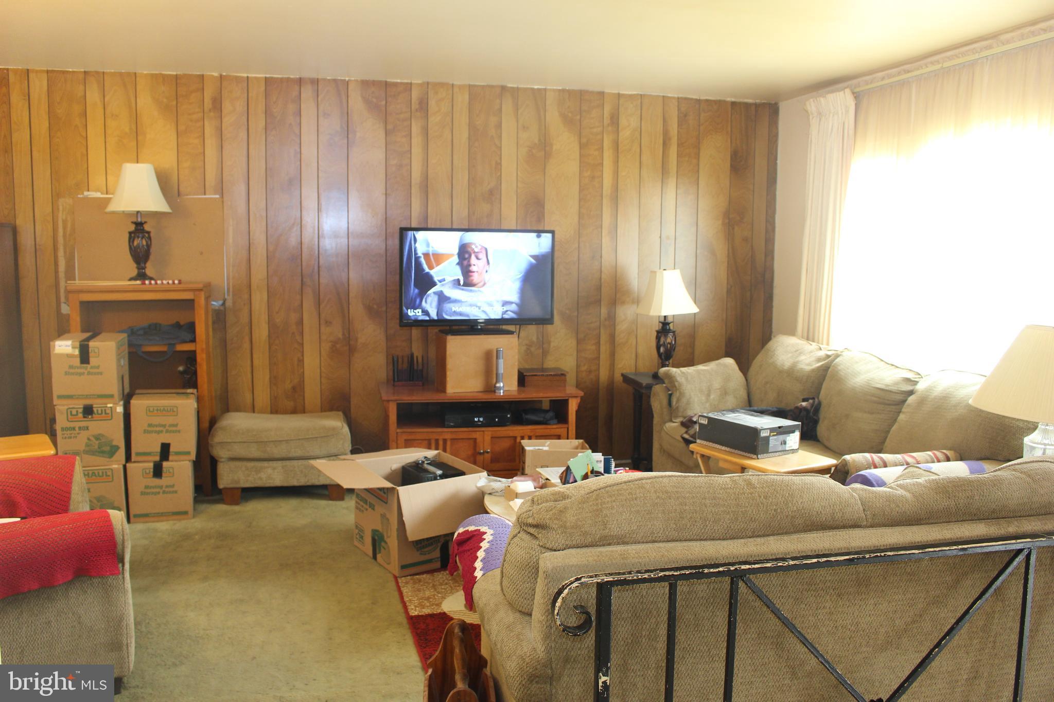 4510 Gage Road Alexandria, VA 22309 - Photo 2 of 18 Living room,