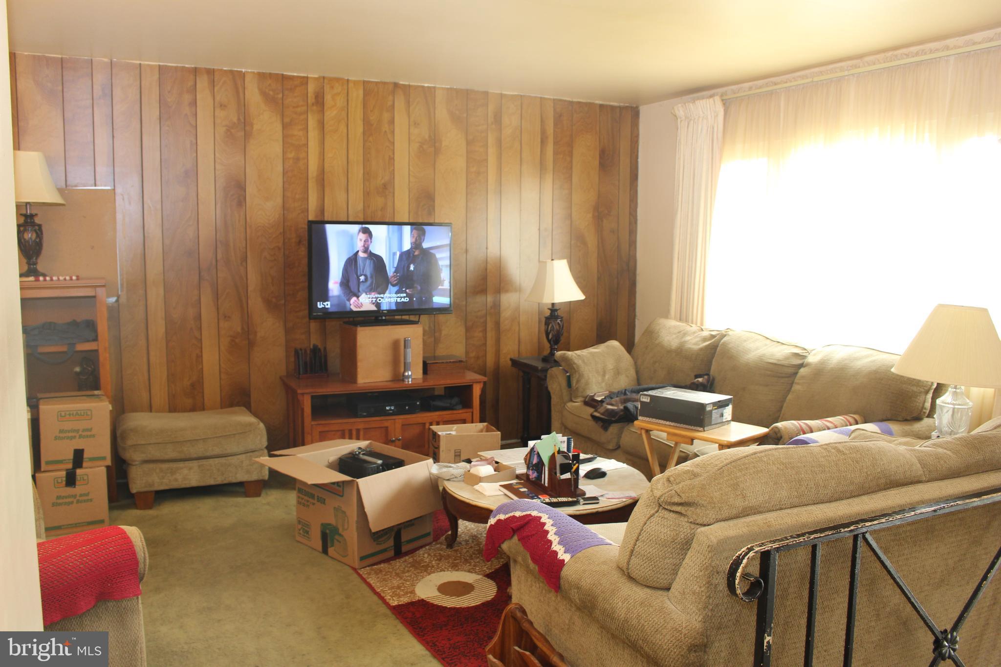 4510 Gage Road Alexandria, VA 22309 - Photo 3 of 18 LIving room