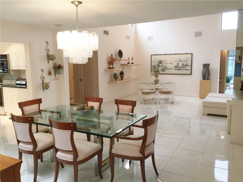 21925 Arriba Real, Unit 19A Boca Raton, FL 33433 - Photo 30 of 35 Dining Room