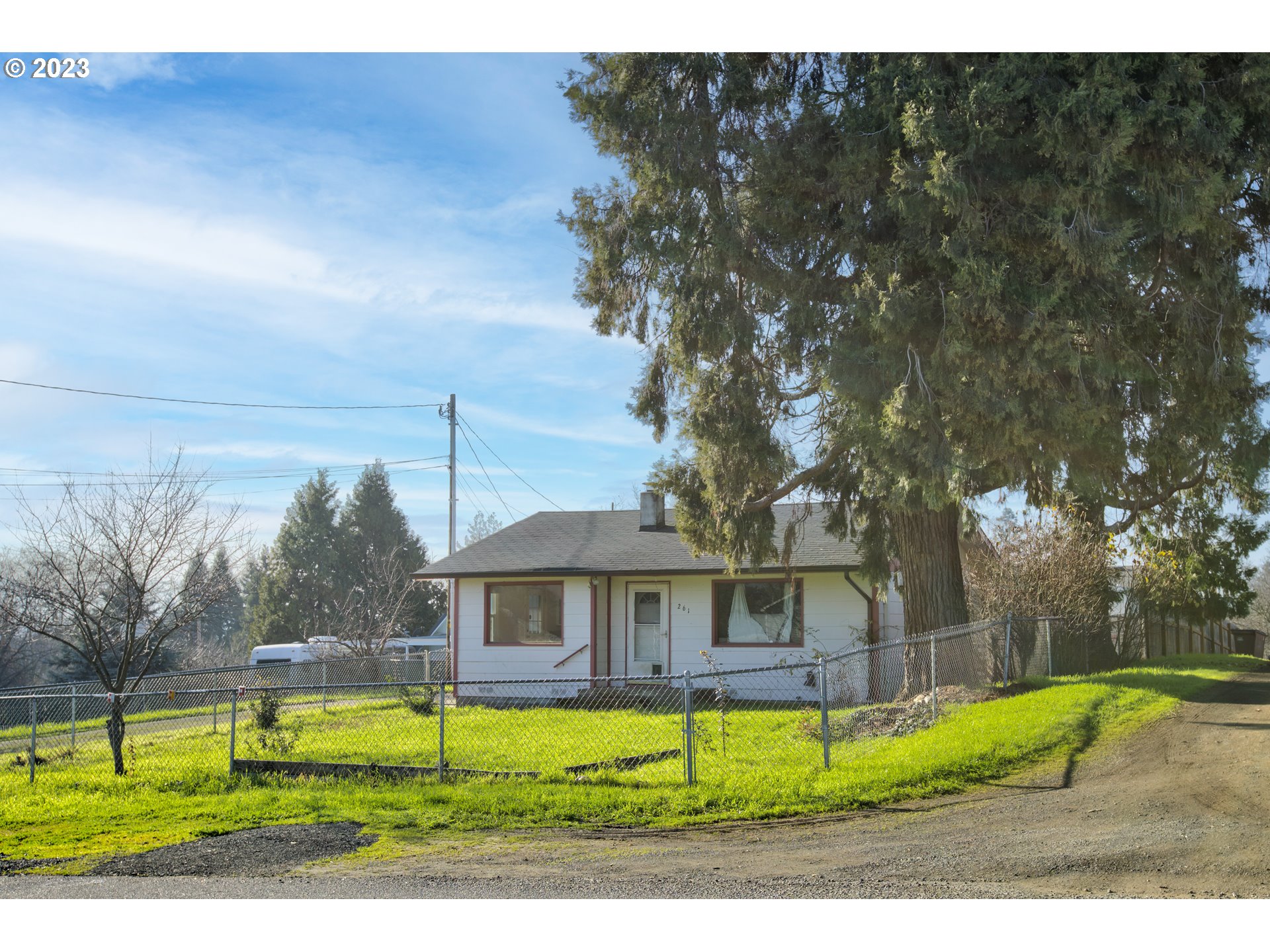 261 Southeast Grape Ave  