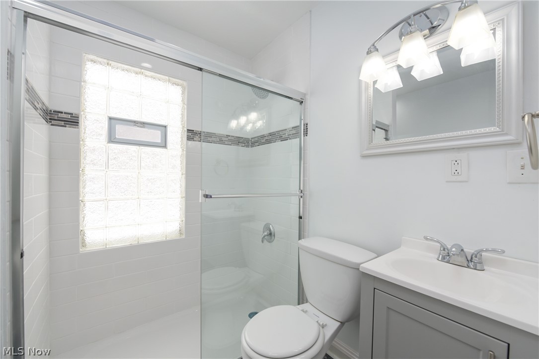 3306 East Overlook Road Cleveland Heights, OH 44118 - Photo 11 of 35