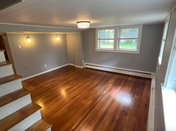 $1,825 | 116 Concord Street, Unit REAR, Nashua, NH 03064