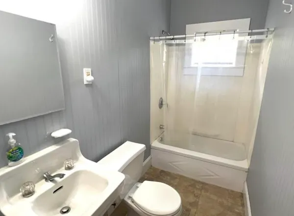 $1,825 | 116 Concord Street, Unit REAR, Nashua, NH 03064