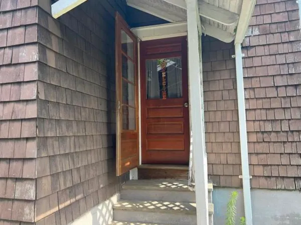 $1,825 | 116 Concord Street, Unit REAR, Nashua, NH 03064