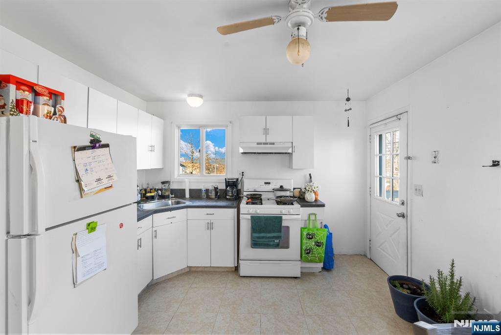 599 Harrison Avenue Garfield, NJ 07026 - Photo 4 of 25