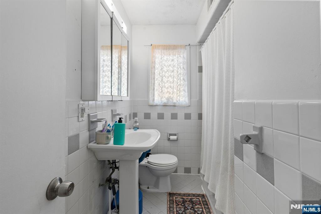 599 Harrison Avenue Garfield, NJ 07026 - Photo 9 of 25