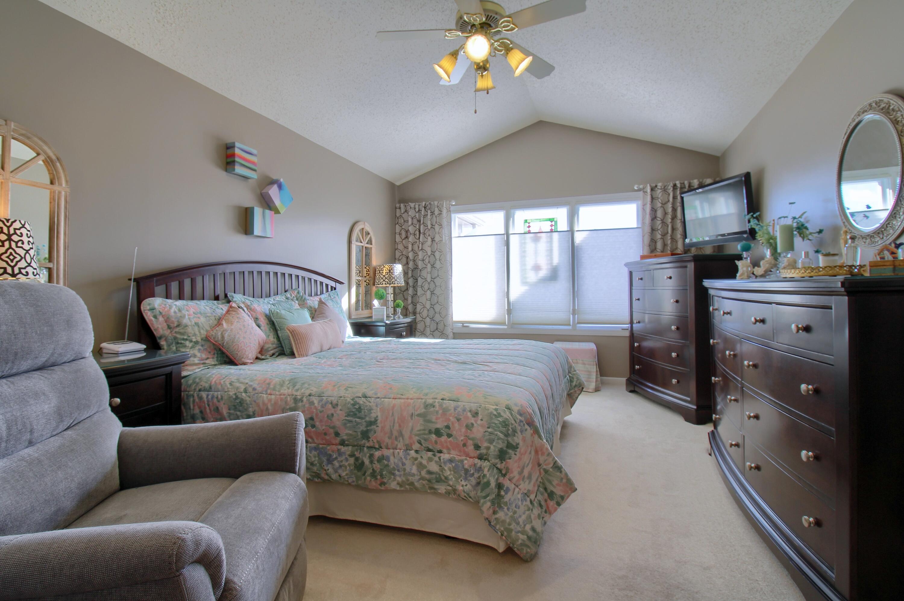 290 Edington Circle Canton, MI 48187 - Photo 14 of 34 11-Primary-Bedroom