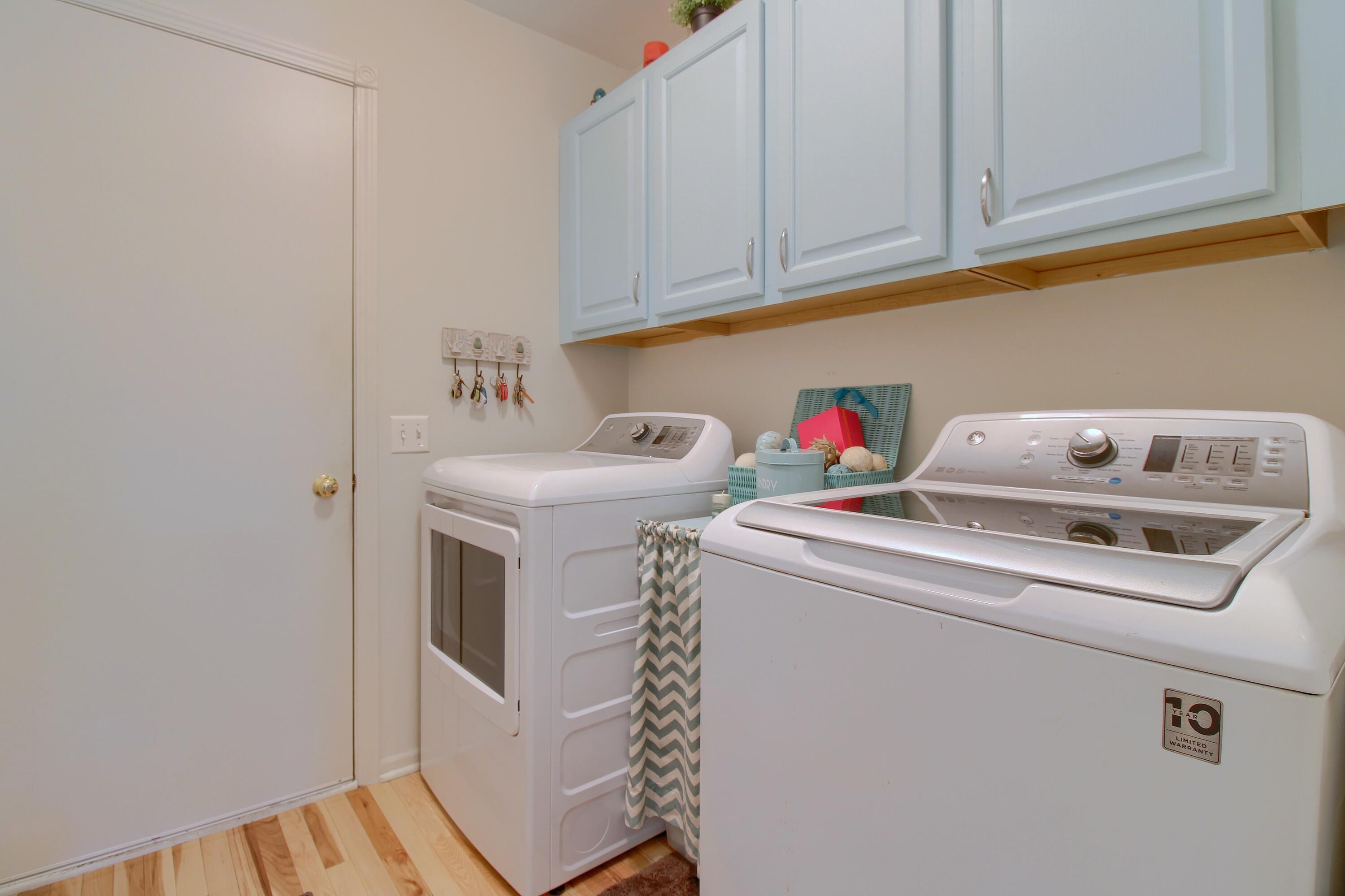290 Edington Circle Canton, MI 48187 - Photo 23 of 34 20-Laundry-Room