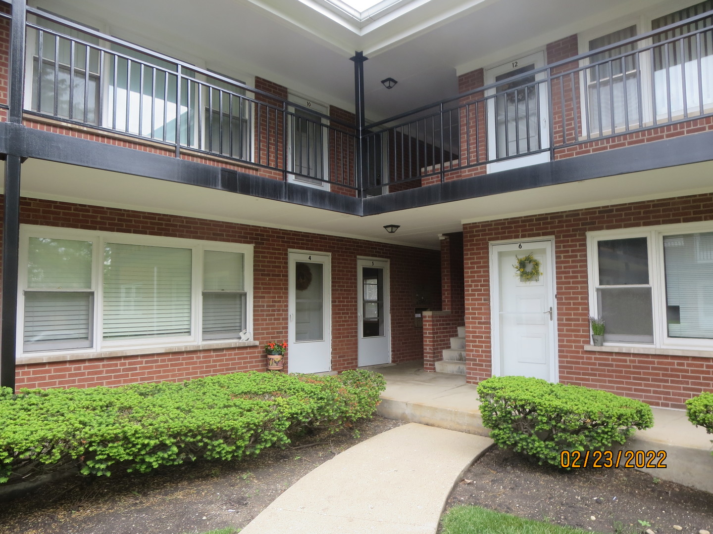 720 North Western Avenue, Unit 5 Park Ridge, IL 60068 - Photo 2 of 9 front view of a building