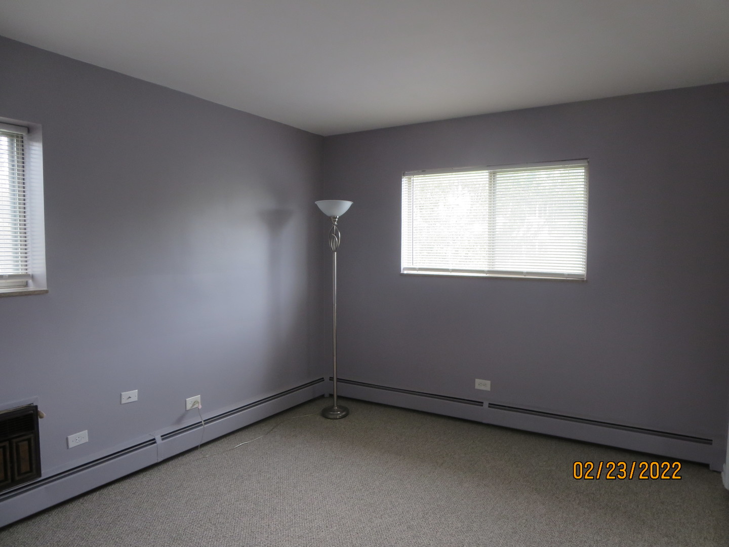 720 North Western Avenue, Unit 5 Park Ridge, IL 60068 - Photo 8 of 9 an empty room with a window
