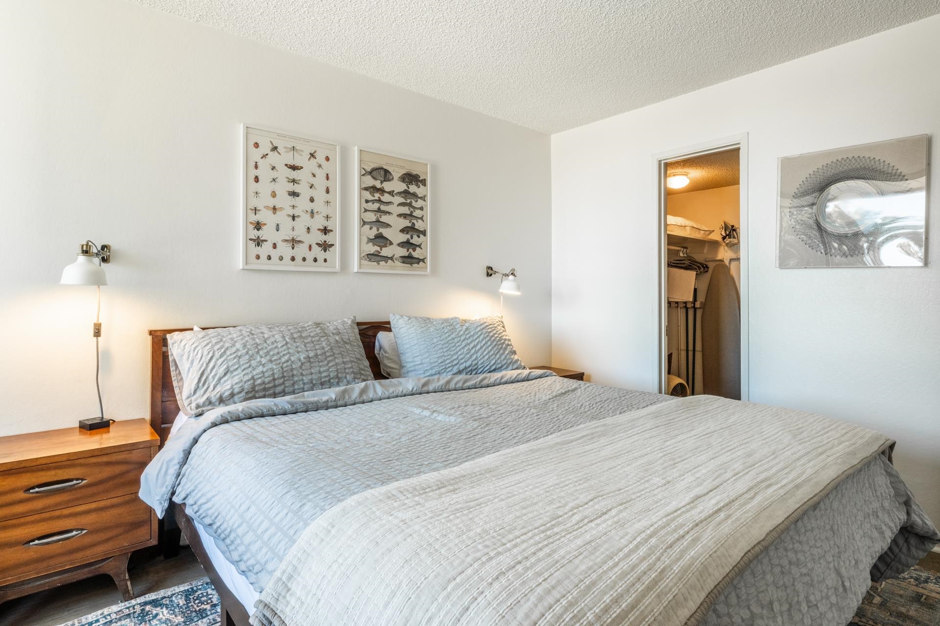 137 Laurel Mountain Road, Unit 227 Mammoth Lakes, CA 93546 - Photo 10 of 17 Bedroom with a textured ceiling