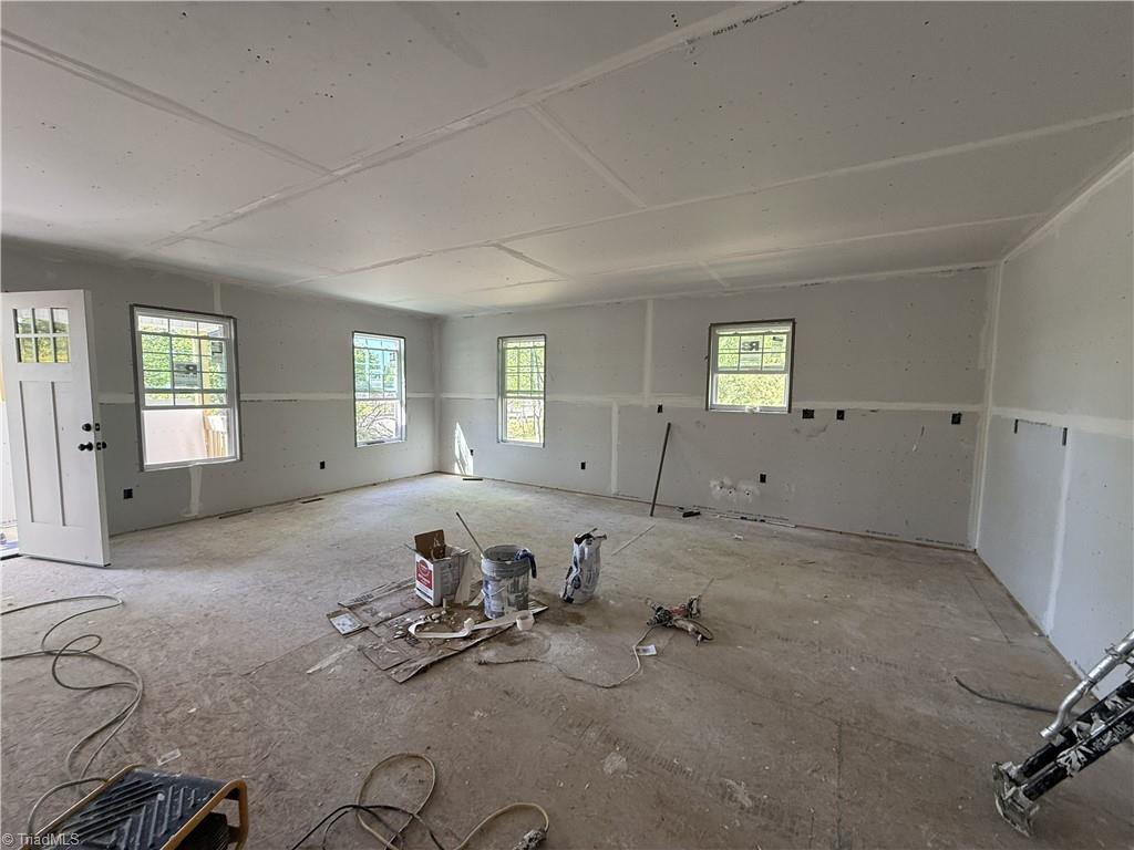 219 Tower Road Thomasville, NC 27360 - Photo 6 of 15