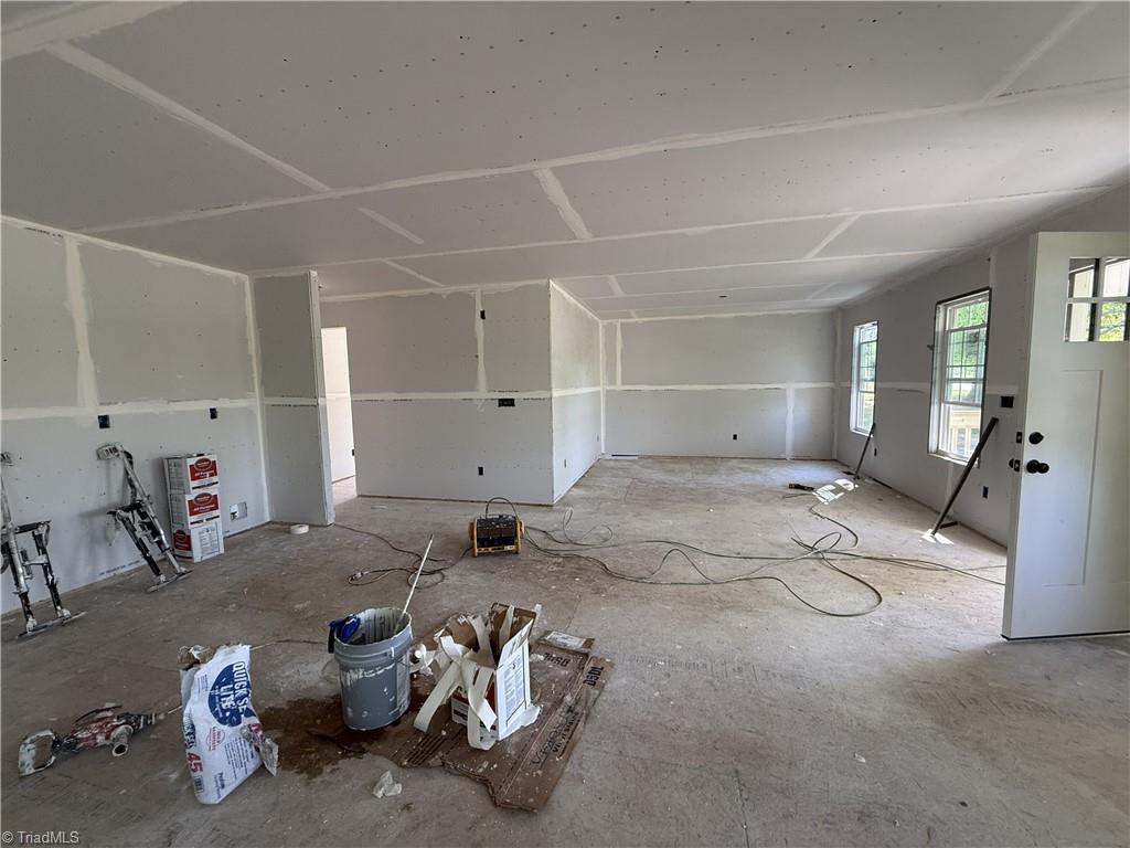 219 Tower Road Thomasville, NC 27360 - Photo 7 of 15