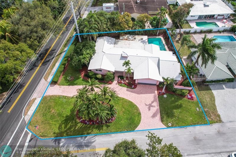 2272 Northeast 31st St