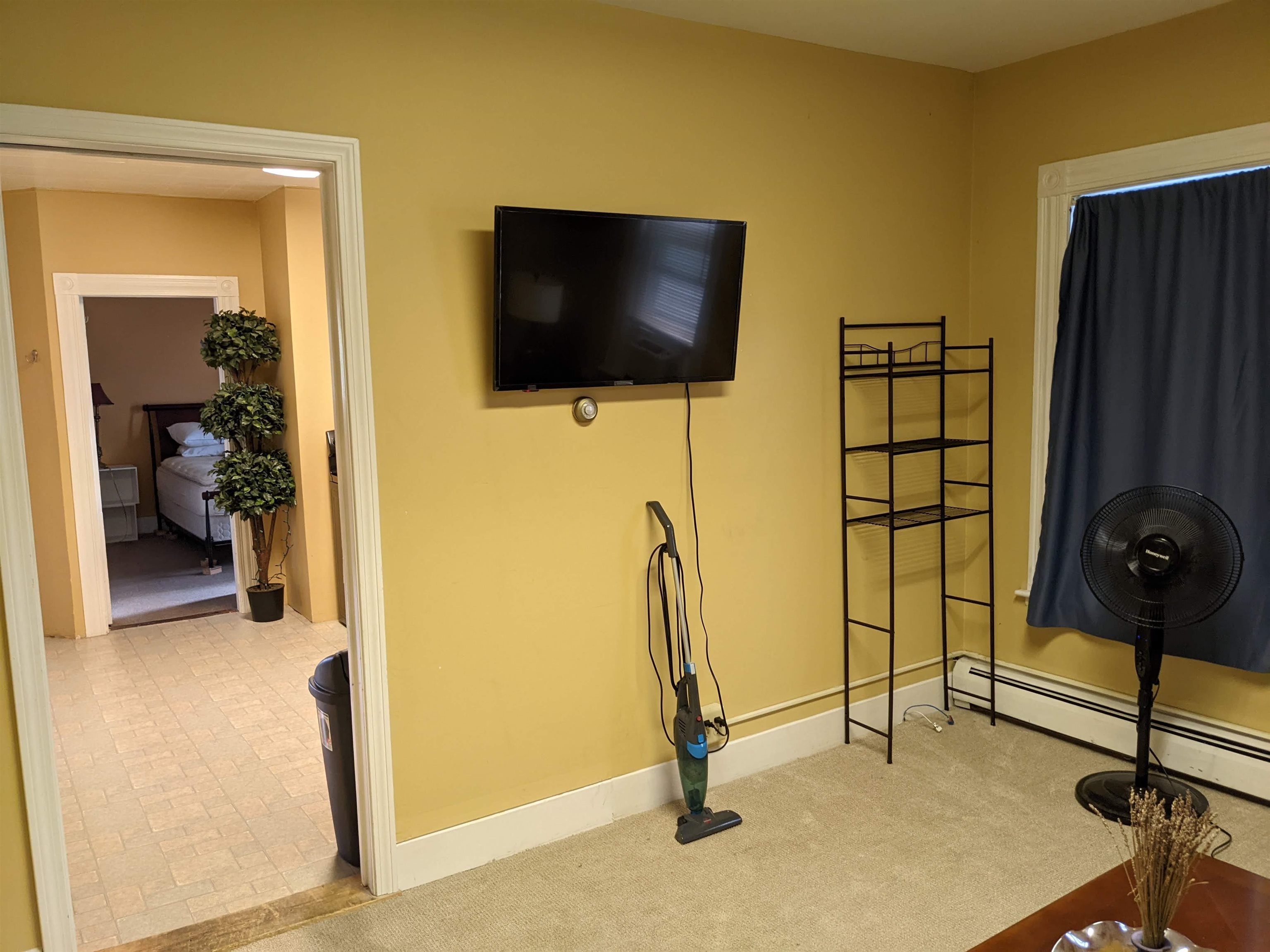 685 Massabesic Street, Unit 2W Manchester, NH 03103 - Photo 2 of 6