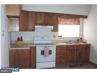 2918 Kutztown Road Reading, PA 19605 - Photo 2 of 12 Kitchen