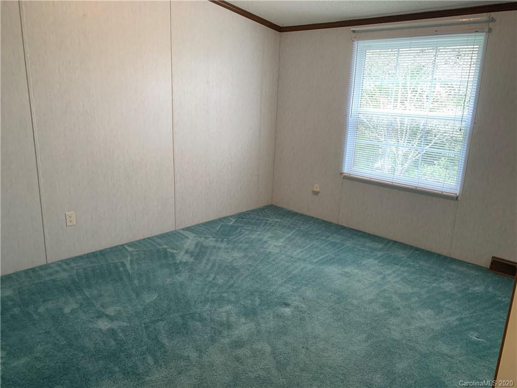 1055 Sharon Ridge Road Fairview, NC 28730 - Photo 18 of 37 Gallery Image 18