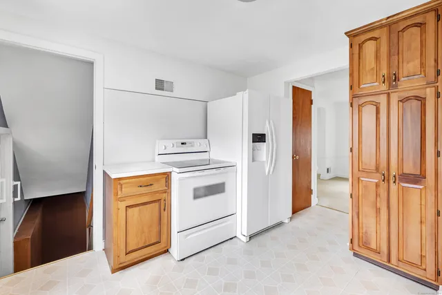 $4,200 | 93 Catherine Terrace, Fairfield, CT 06824