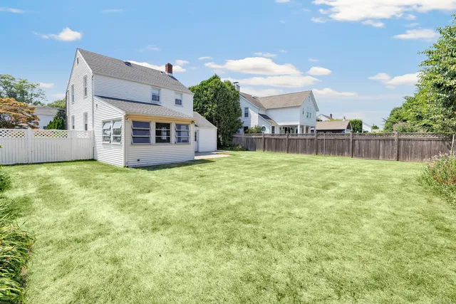 $4,200 | 93 Catherine Terrace, Fairfield, CT 06824