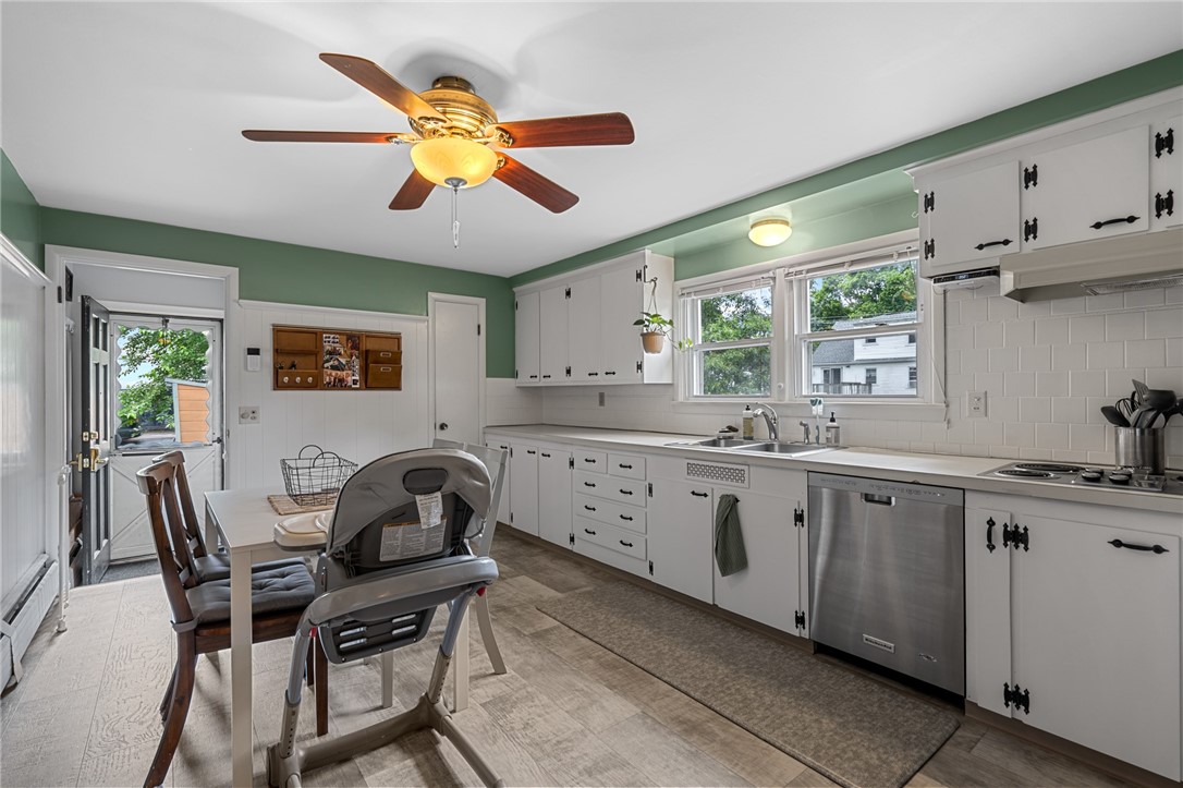 187 Holmes Road Warwick, RI 02888 - Photo 4 of 24 Gallery Image 4