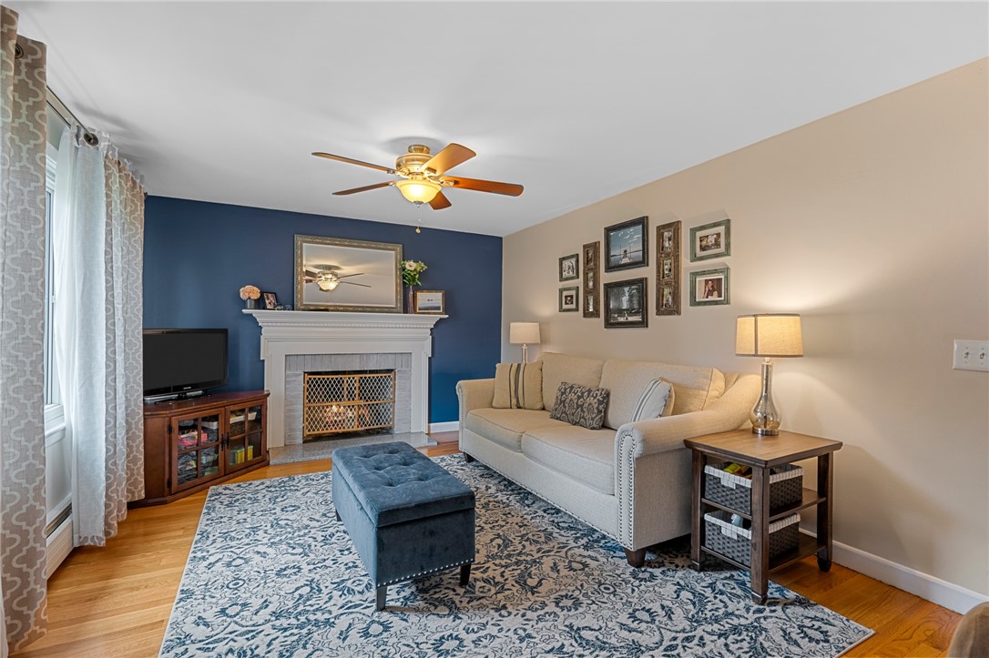 187 Holmes Road Warwick, RI 02888 - Photo 6 of 24 Gallery Image 6