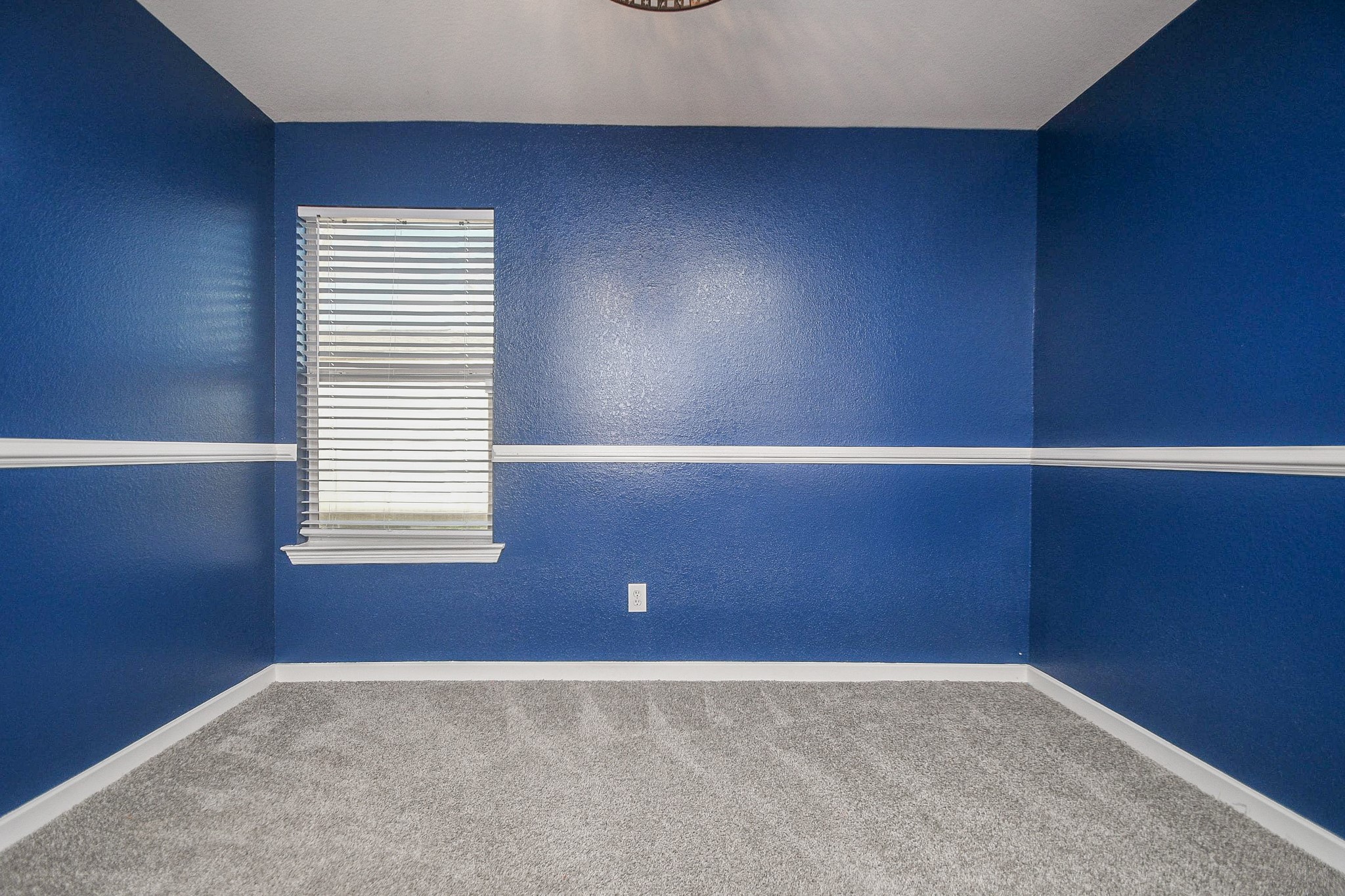 11915 Rhema Lane Houston, TX 77048 - Photo 14 of 20 a view of an empty room