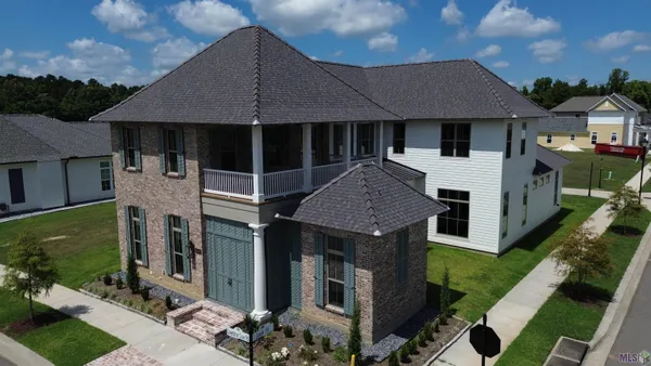 $999,000 | 8638 Greenbrier Cv Road, St. George, LA 70817