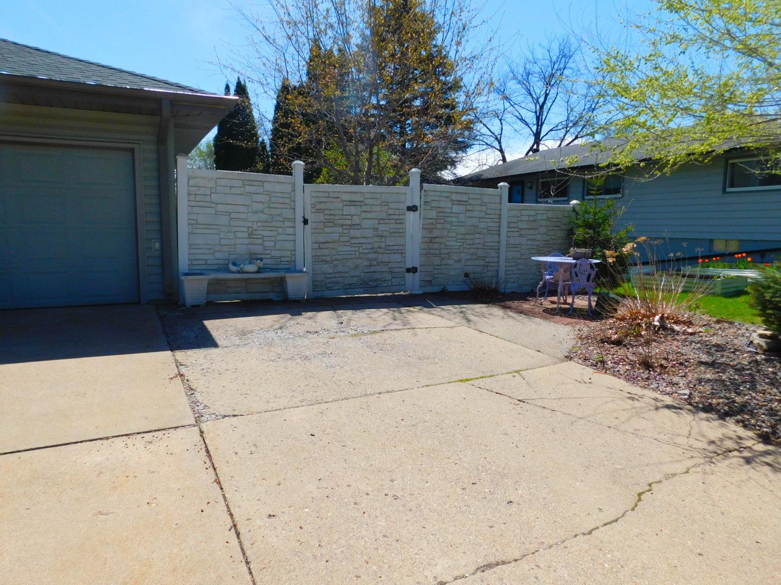 200 Colleen Avenue Shoreview, MN 55126 - Photo 4 of 76