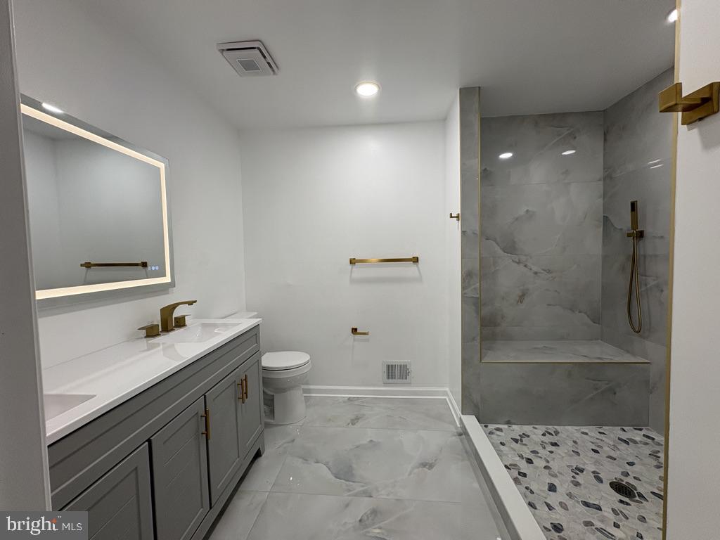 3604 Stonesboro Road Fort Washington, MD 20744 - Photo 4 of 6 Primary bathroom